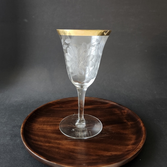 Set of 2 VTG 24K Gold Banded Etched Sun Flower Wine Glasses,  Crystal barware - Picture 2 of 11